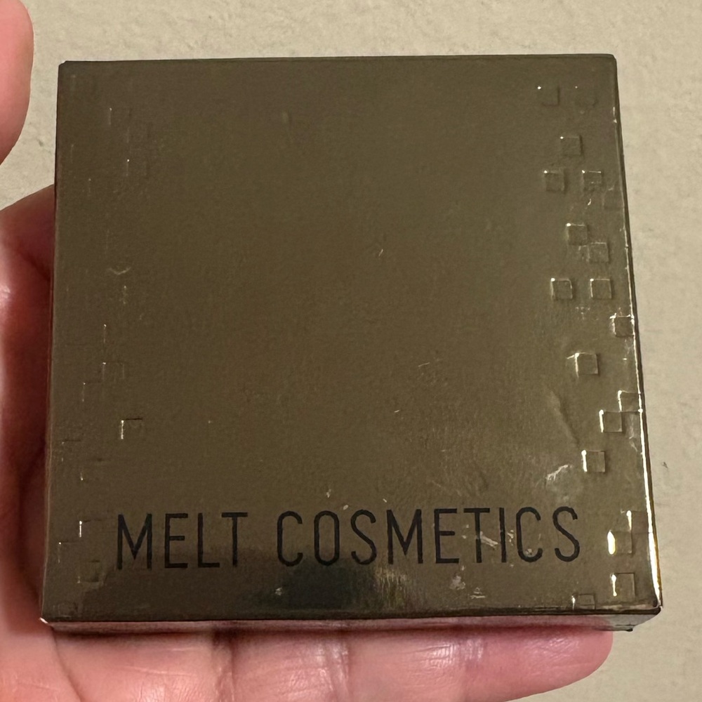 Melt Cosmetics Gold Ore Highlight Brand New Never Used.